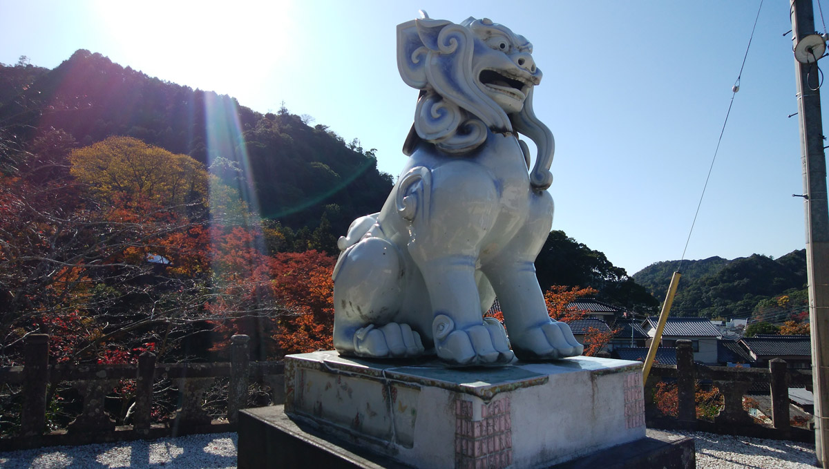 陶山神社　有田焼の鳥居や狛犬が見れる神社